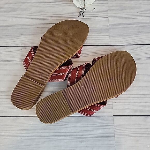 Shyanne slide sandal flats in country red Women's Size 8 - Picture 7 of 8